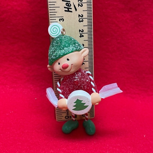 Sweet Treat Elf Hallmark Ornament - Picture 4 of 6